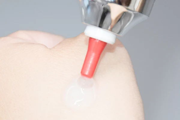 smooth output of cosmetic syringe packaging needle bottle