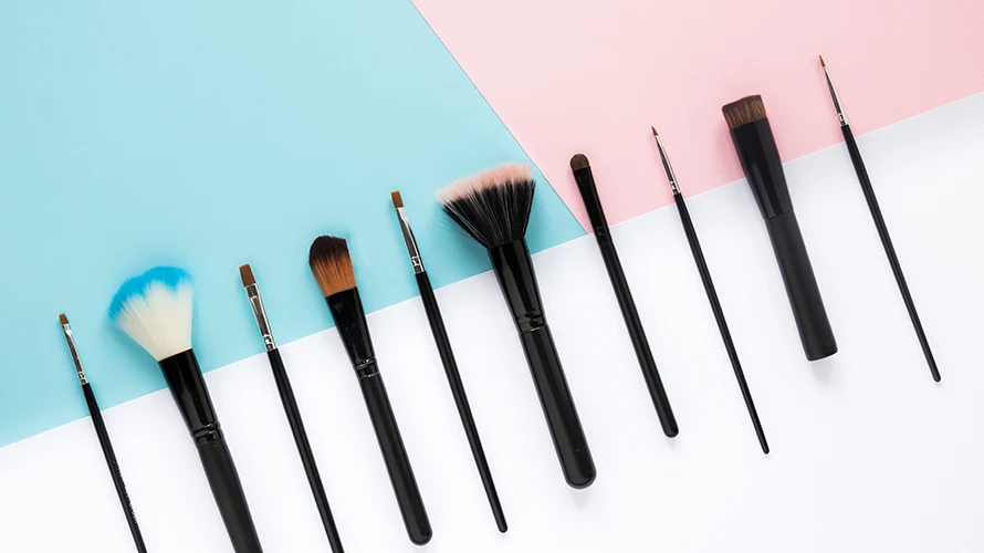 different powder blush brushes - 1